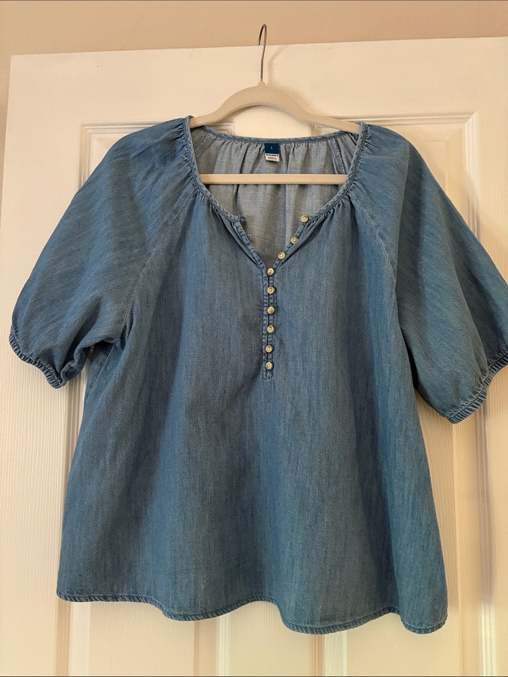 Old Navy Light Blue Denim Button-Front Peasant Blouse